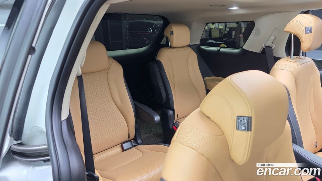 Kia Carnival 9-Seater Signature, 2023