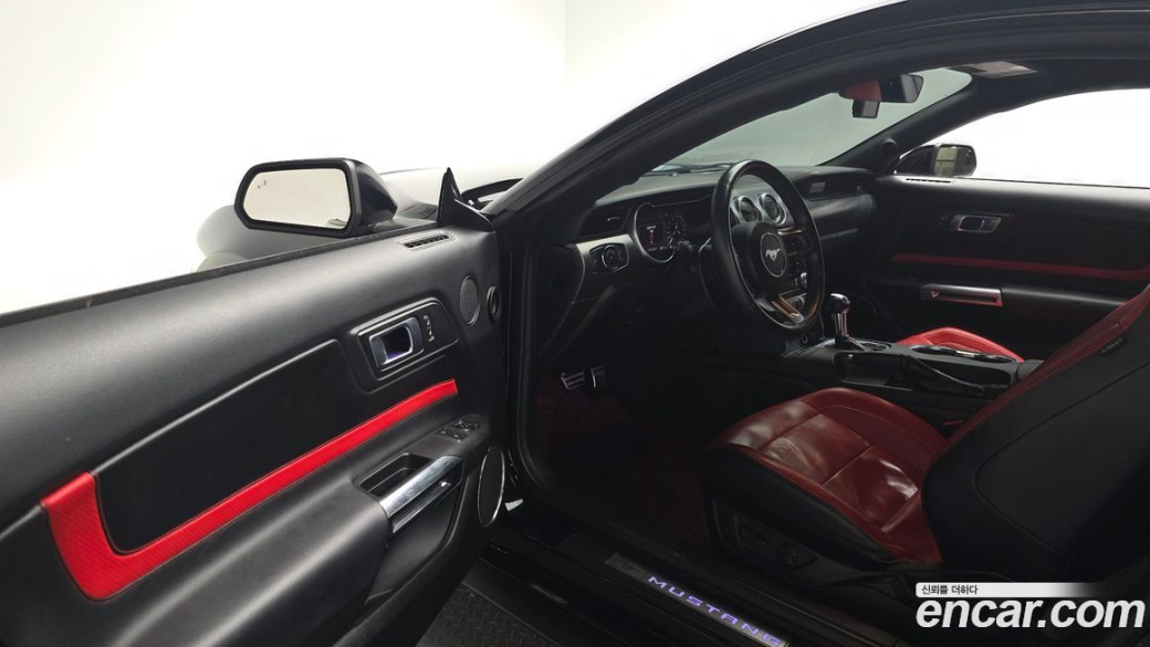 Ford Mustang Coupe, 2022