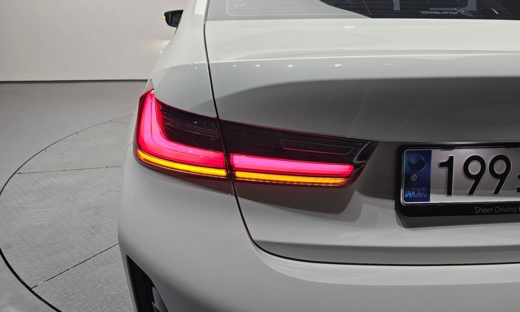 BMW 3-Series 320i M Sport, 2024