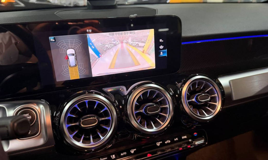 Mercedes-Benz GLB-Class GLB250 4MATIC, 2023