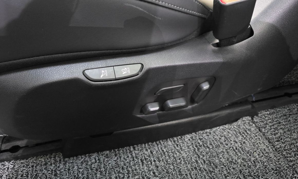 Kia Carnival 7-Seater Signature, 2025