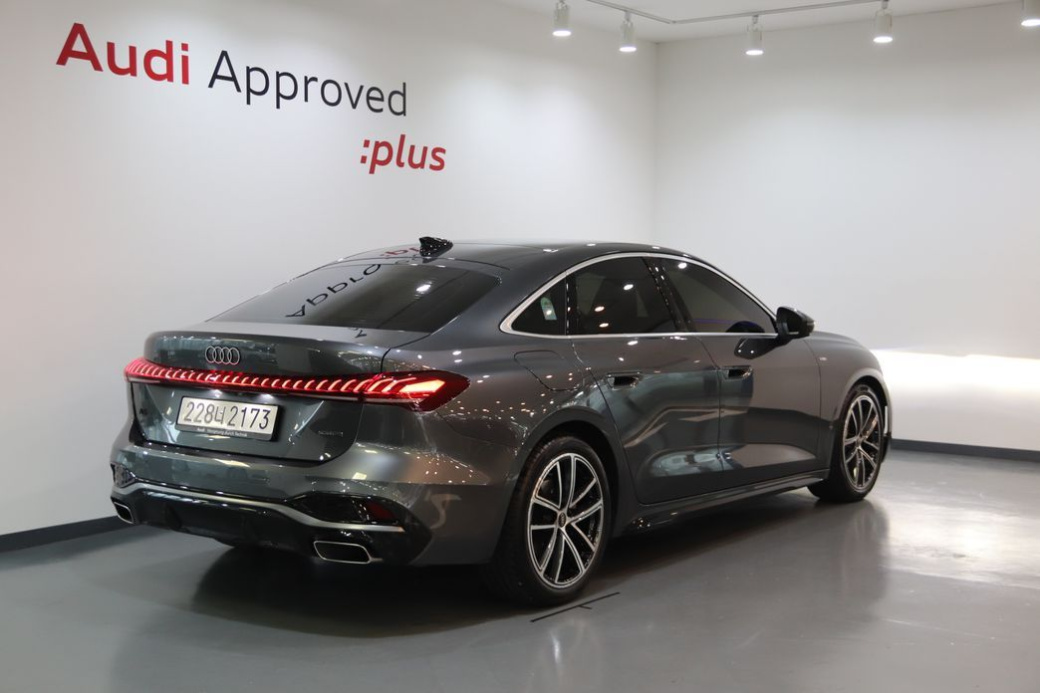 Audi A5 40 TFSI Quattro S Line, 2025