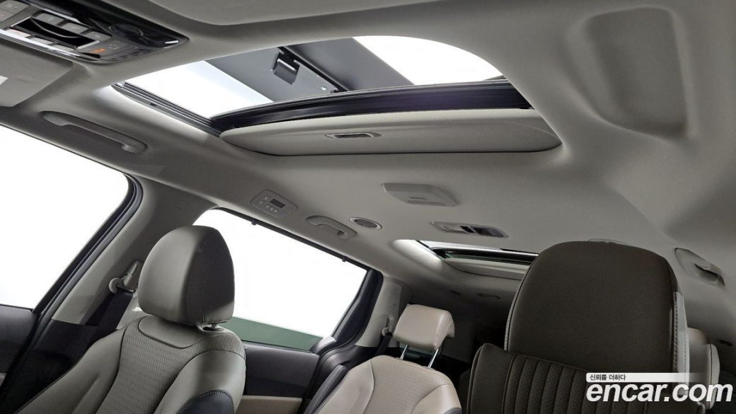 Kia Carnival 9-Seater Gravity, 2025