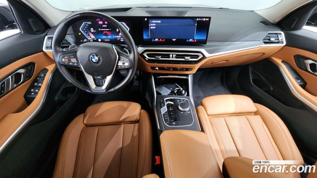 BMW 3-Series 320i Luxury, 2023