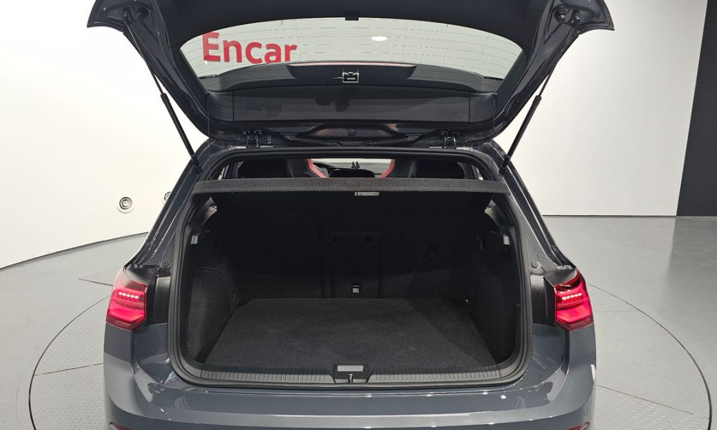 Volkswagen Golf 2.0 GTI, 2024