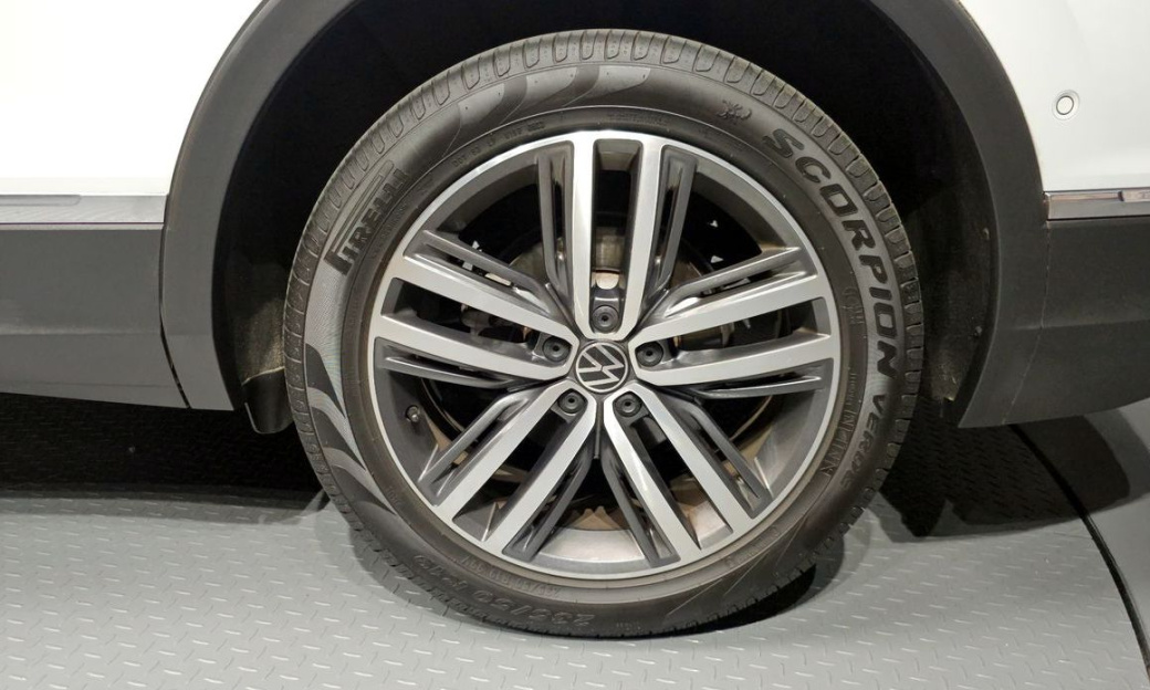 Volkswagen Tiguan 2.0 TSI Prestige, 2023