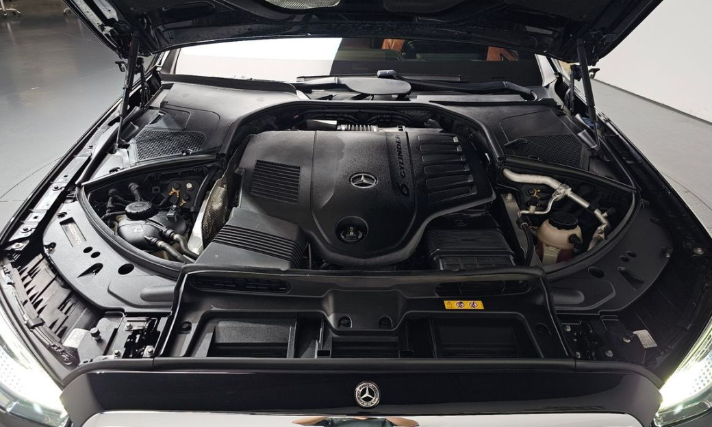 Mercedes-Benz S-Class S500L 4MATIC, 2022