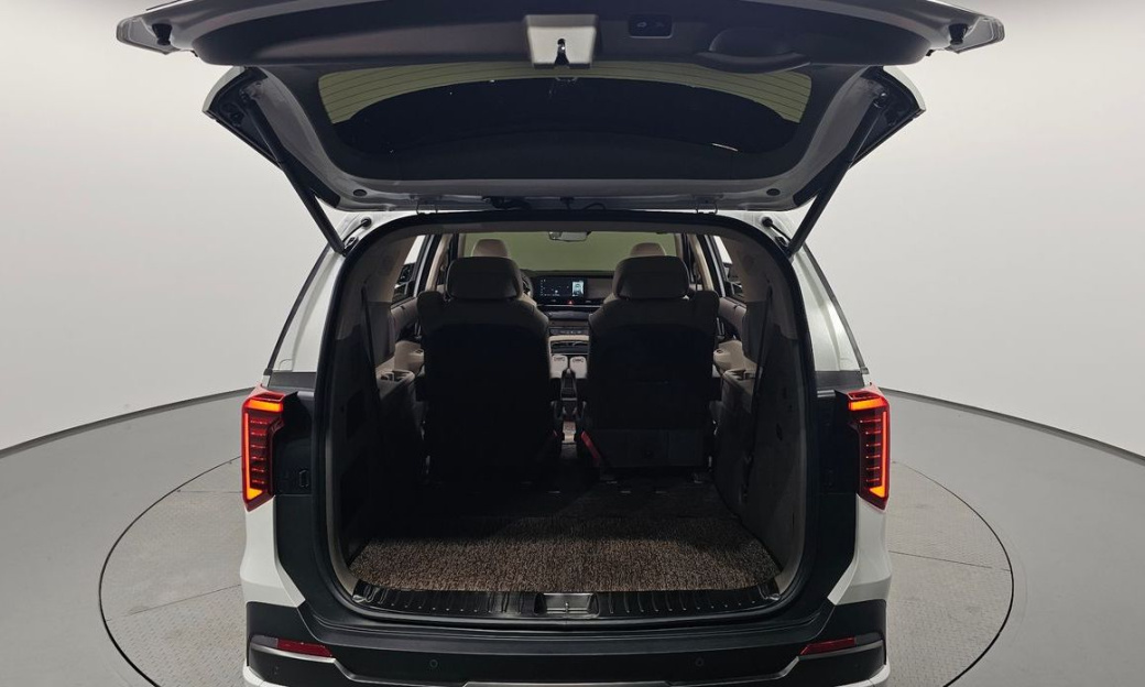 Kia Carnival 7-Seater Gravity, 2025