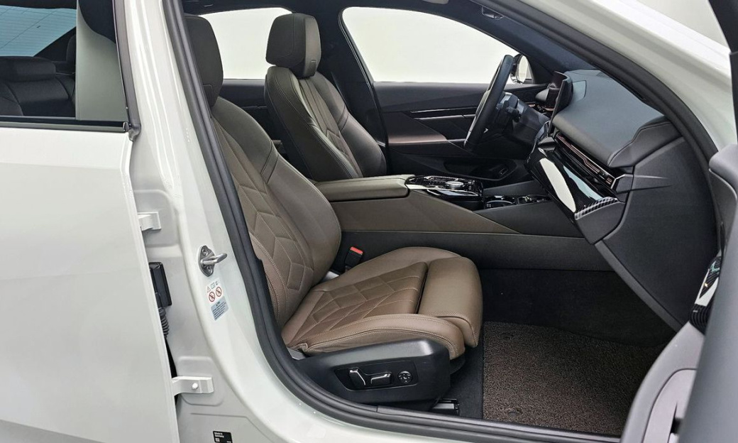 BMW 5-Series 520i M Sport, 2024