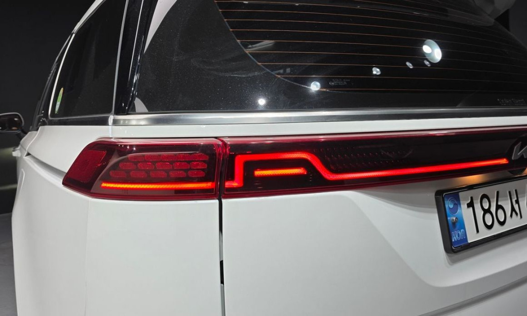 Kia Carnival 9-Seater Signature, 2023