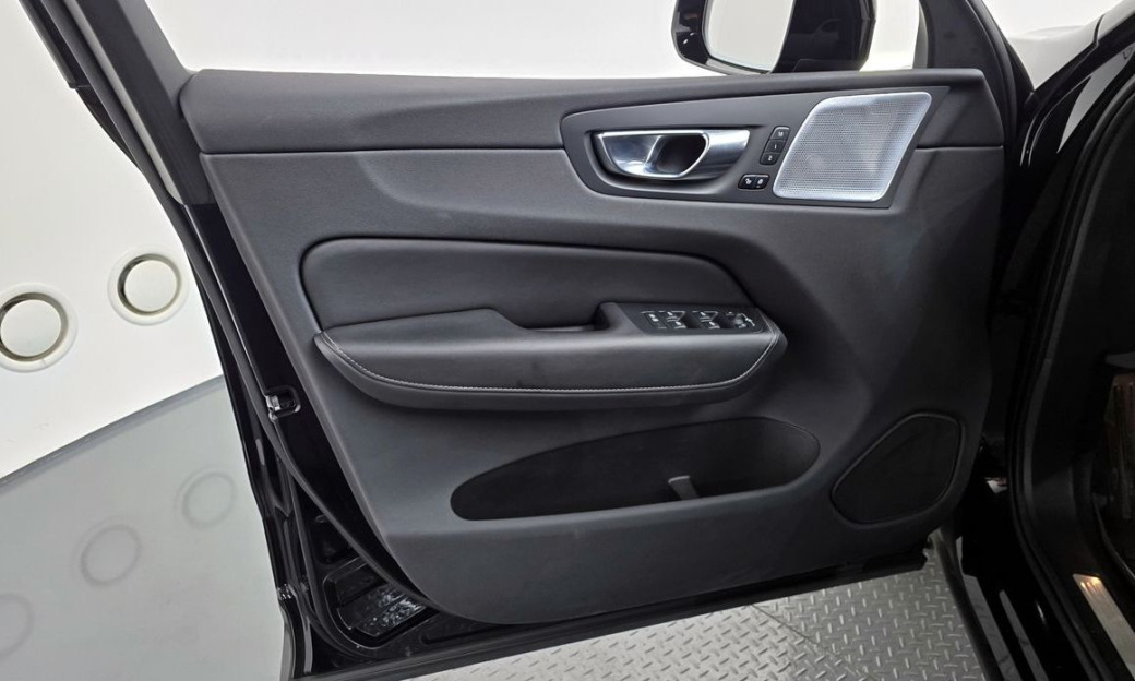 Volvo XC60 B6 R-Design, 2022