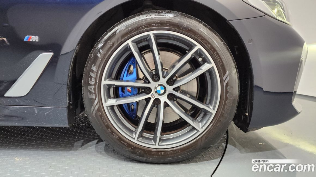 BMW 5-Series 520i M Sport, 2023