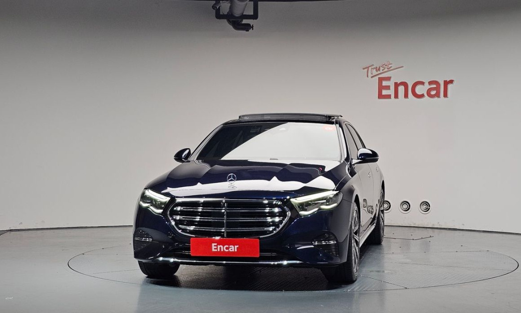 Mercedes-Benz E-Class E300 4MATIC Exclusive, 2024