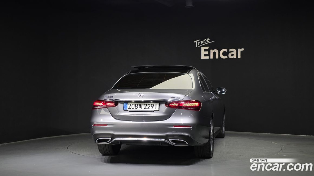 Mercedes-Benz E-Class E350 4MATIC AMG Line, 2022