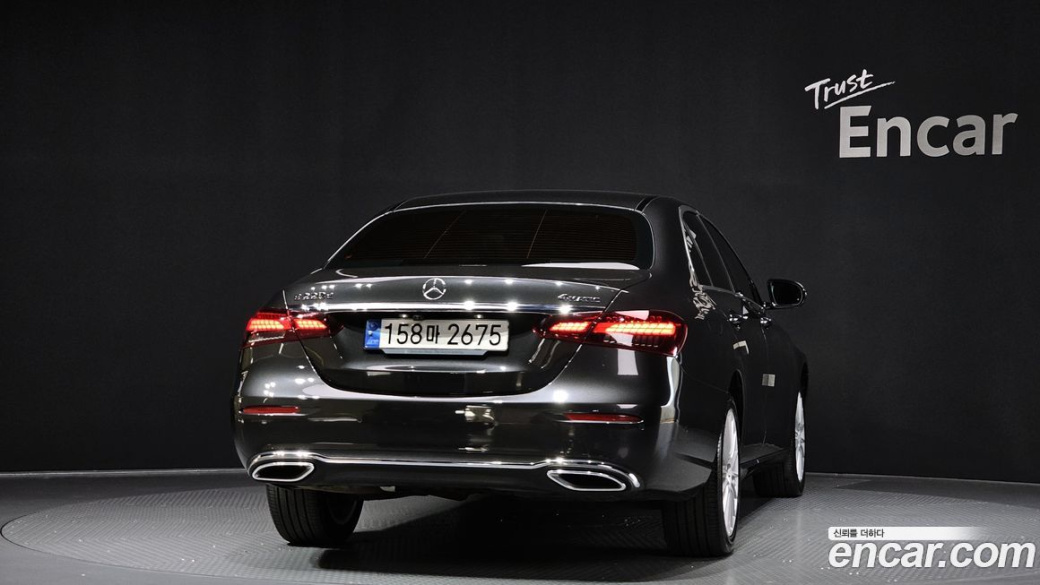 Mercedes-Benz E-Class E220d 4MATIC Exclusive, 2021