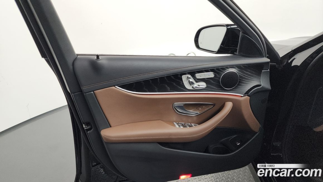 Mercedes-Benz E-Class E250 AMG Line, 2023
