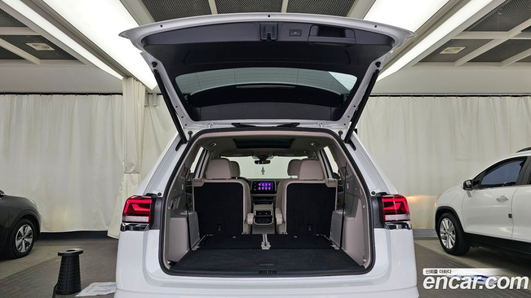 Volkswagen Atlas 2.0 TSI R-LINE 6-Seater, 2025