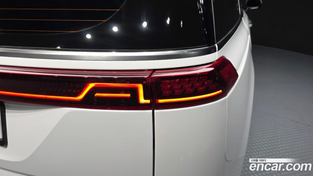 Kia Carnival 7-Seater Signature, 2023