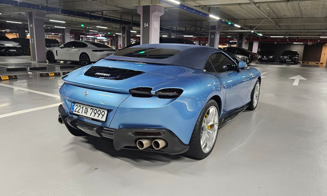 Ferrari Roma 3.9 Spider, 2025