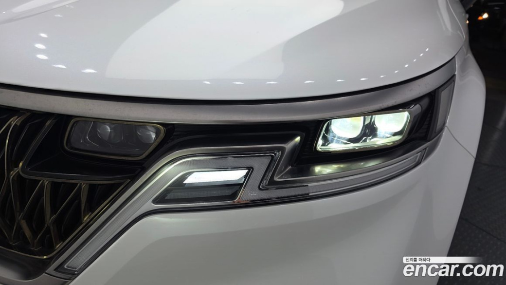 Kia Carnival 9-Seater Signature, 2023