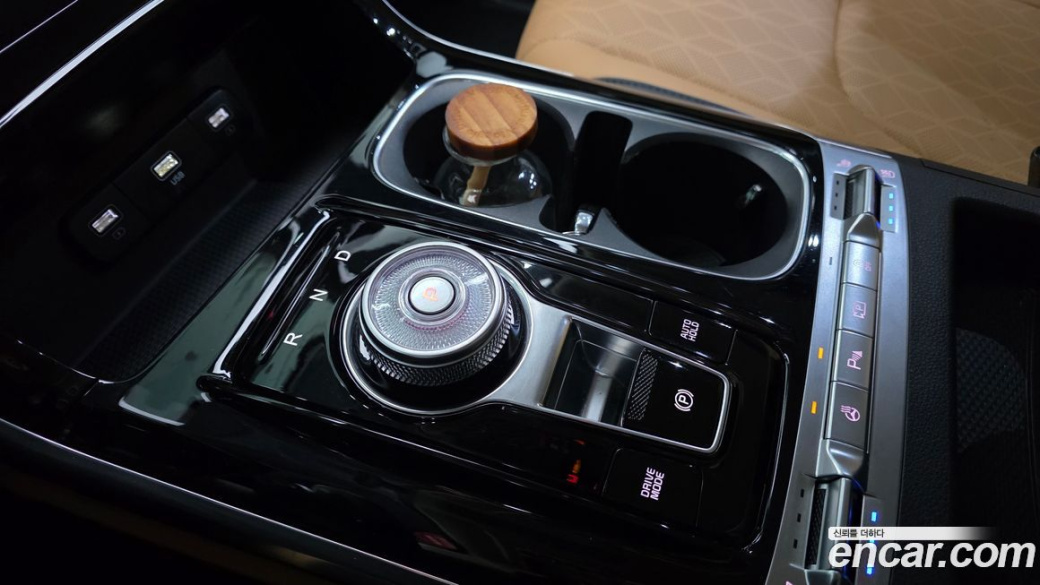 Kia Carnival 9-Seater Noblesse, 2023