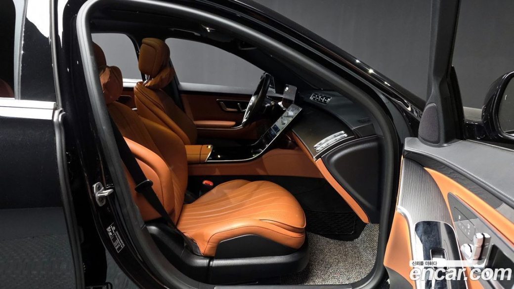 Mercedes-Benz S-Class S350 d 4MATIC, 2025