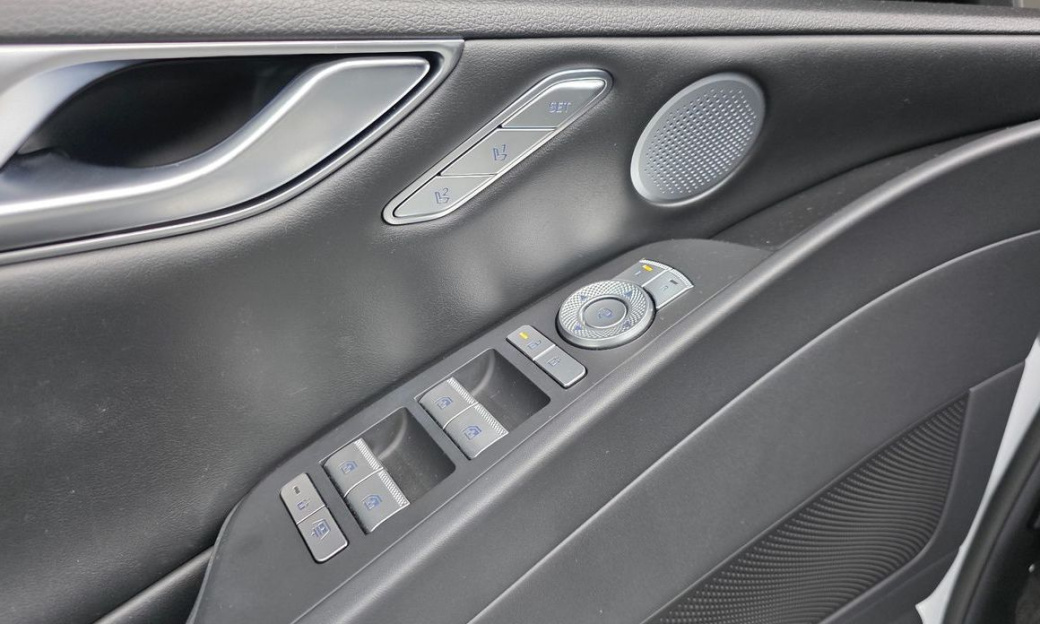 Genesis G80 Gasoline 2.5 Turbo AWD, 2025
