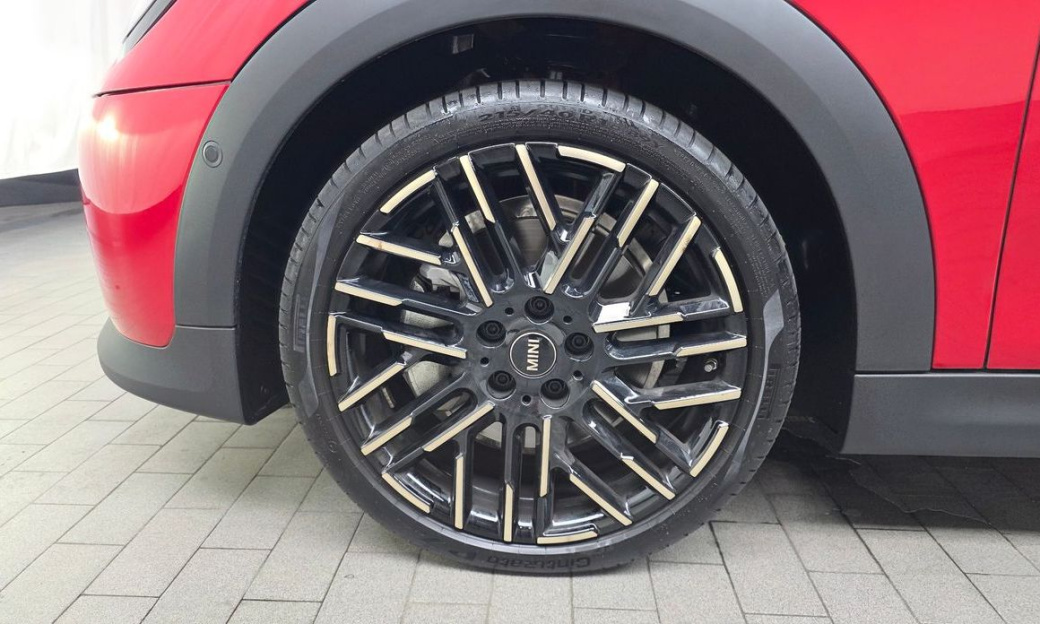 Mini Cooper Favoured, 2025