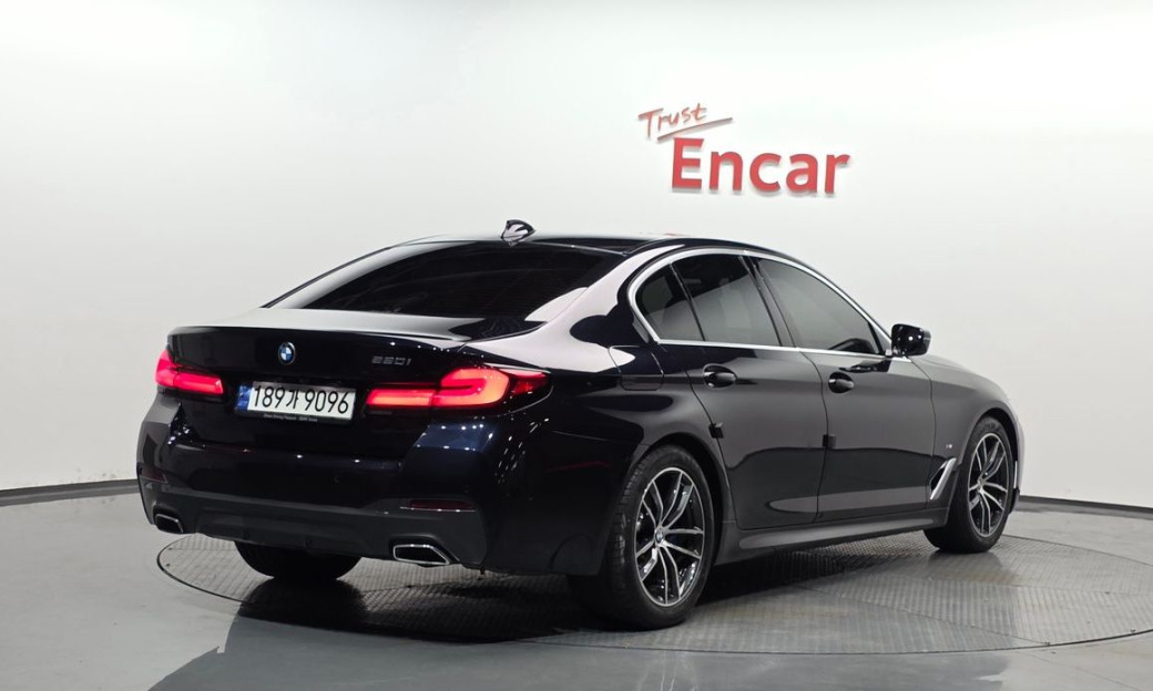 BMW 5-Series 520i M Sport, 2023