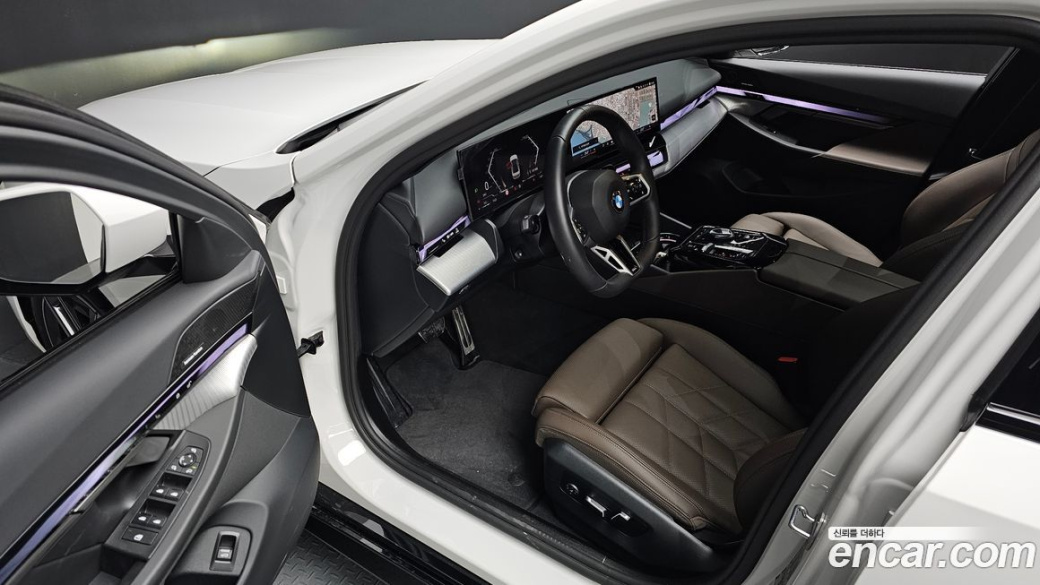 BMW 5-Series 520i M Sport, 2025