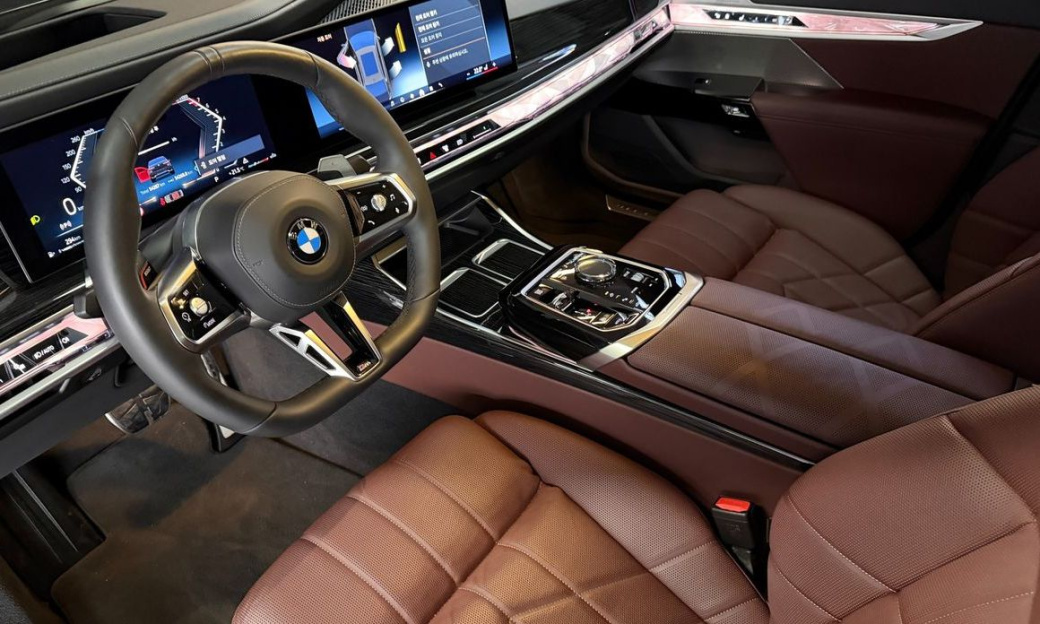BMW 7-Series 740i xDrive M Sport, 2025