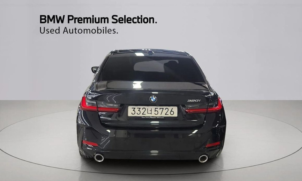 BMW 3-Series 320i, 2025