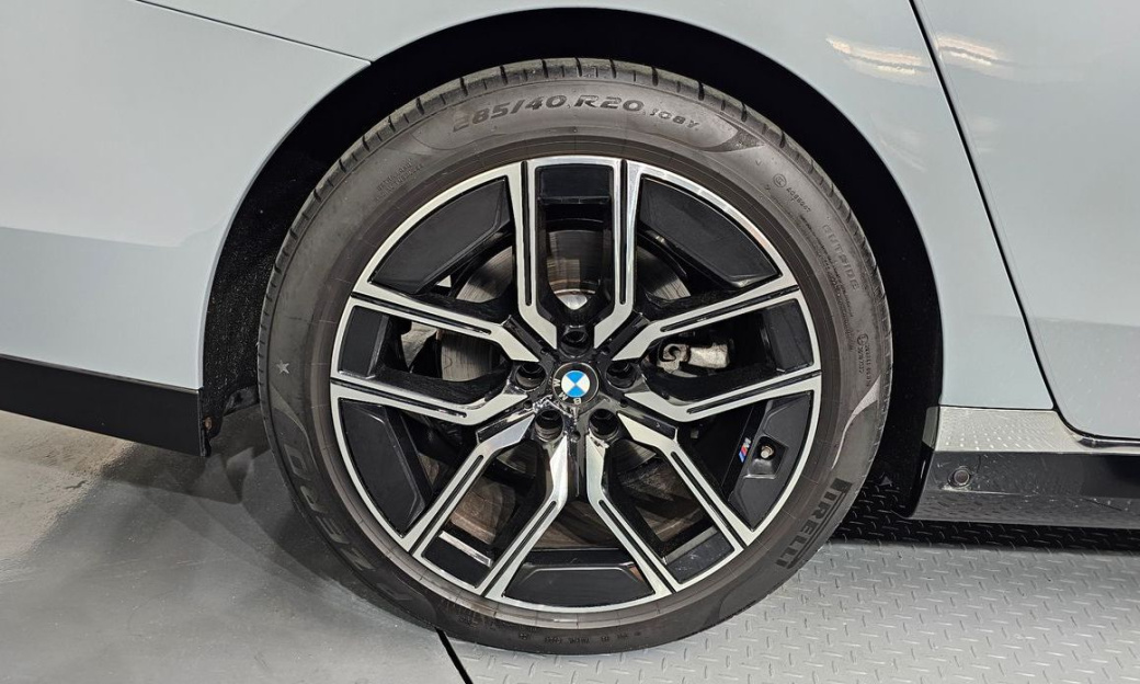 BMW 7-Series 740i xDrive M Sport, 2024
