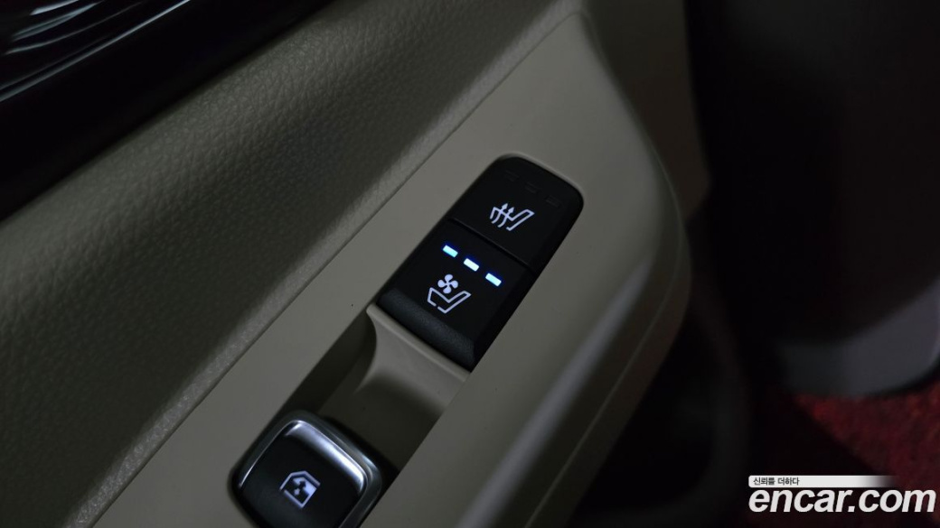 Kia Carnival 9-Seater Signature, 2024