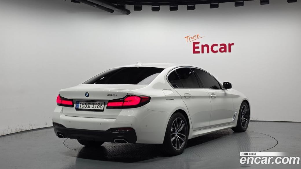 BMW 5-Series 520i M Sport, 2022