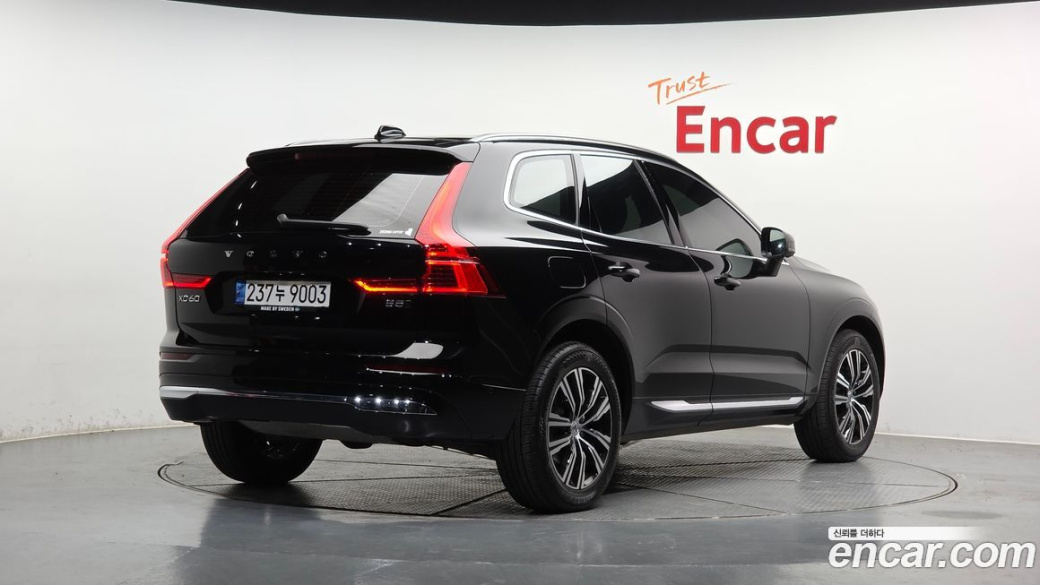 Volvo XC60 B5 Inscription, 2022