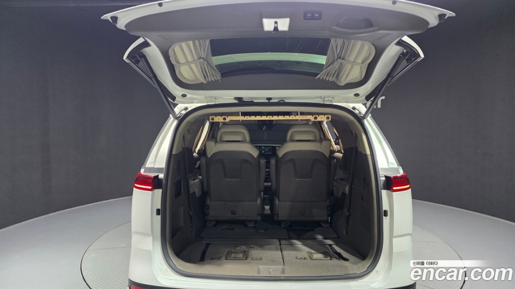 Kia Carnival 7-Seater Hi-Limousine, 2022