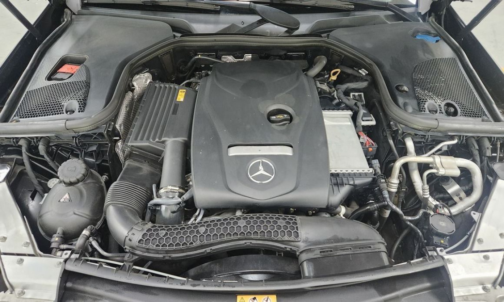 Mercedes-Benz E-Class E250 AMG Line, 2023