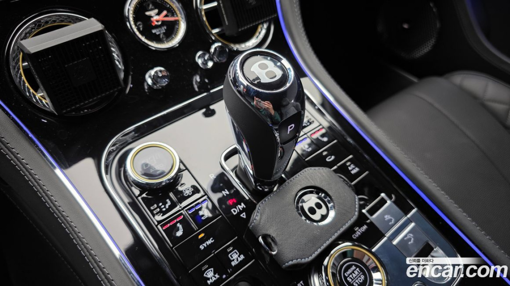 Bentley Continental 4.0 GT Azure, 2023