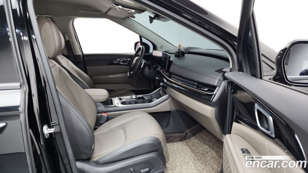 Kia Carnival 7-Seater Signature, 2024