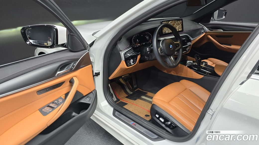 BMW 5-Series 520i M Sport, 2023