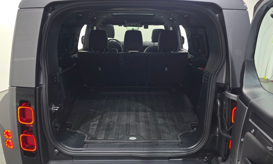 Land Rover Defender 130 P400 Outbound, 2024
