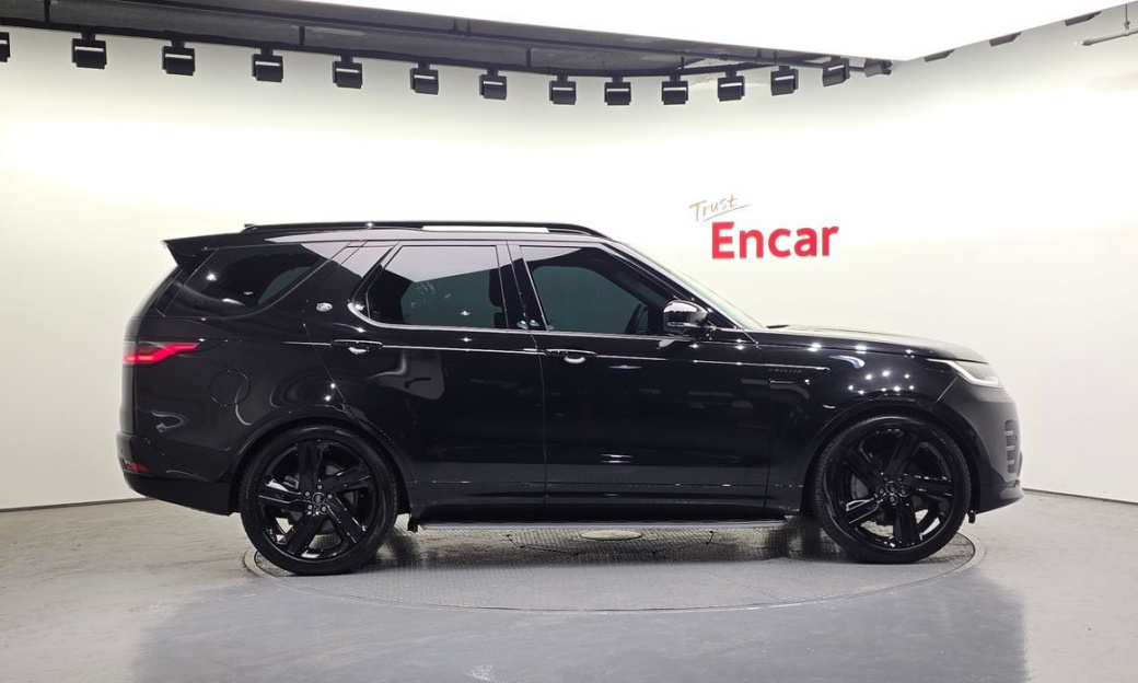 Land Rover Discovery D300 Dynamic HSE, 2024