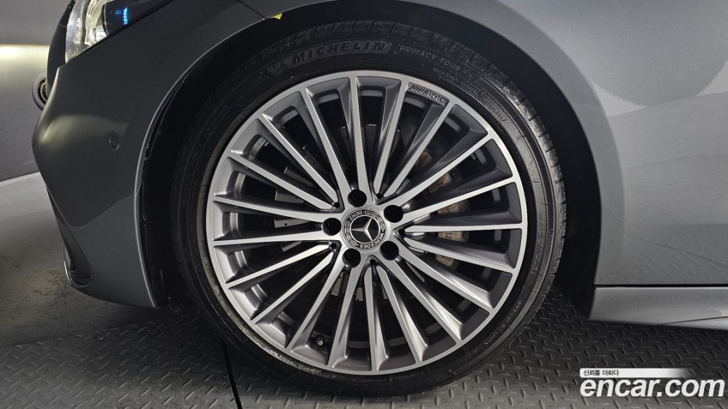 Mercedes-Benz C-Class C300 4MATIC AMG Line, 2023