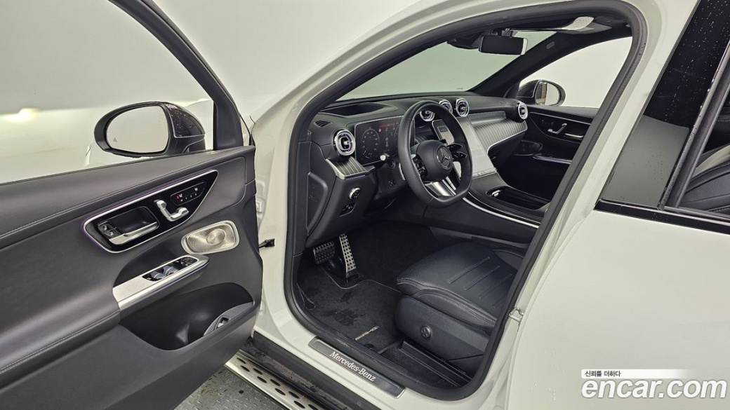 Mercedes-Benz GLC-Class GLC300 4MATIC AMG Line, 2025