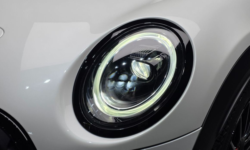 Mini Cooper Convertible JCW, 2024