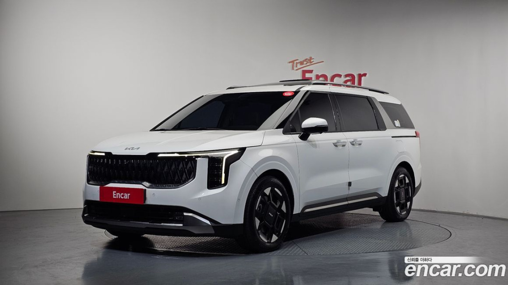 Kia Carnival 9-Seater Signature, 2024