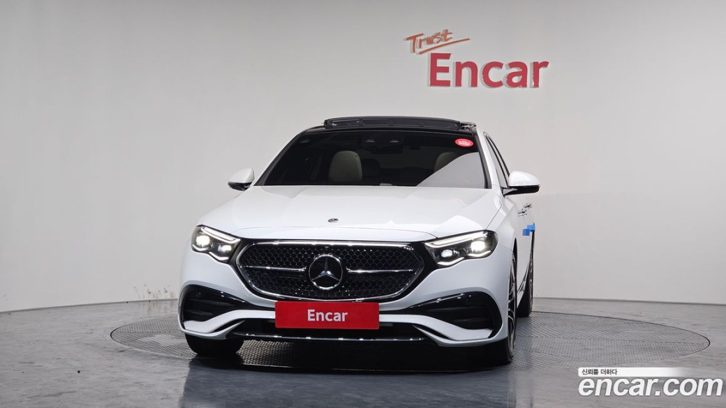 Mercedes-Benz E-Class E300 4MATIC AMG Line, 2025