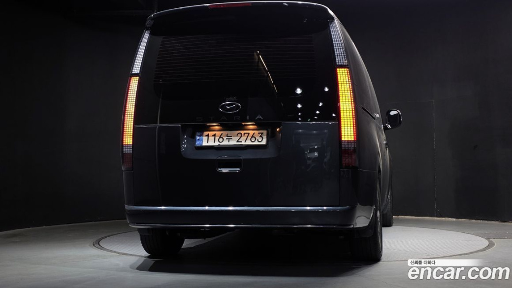 Hyundai Staria Lounge 9-Seater, 2023