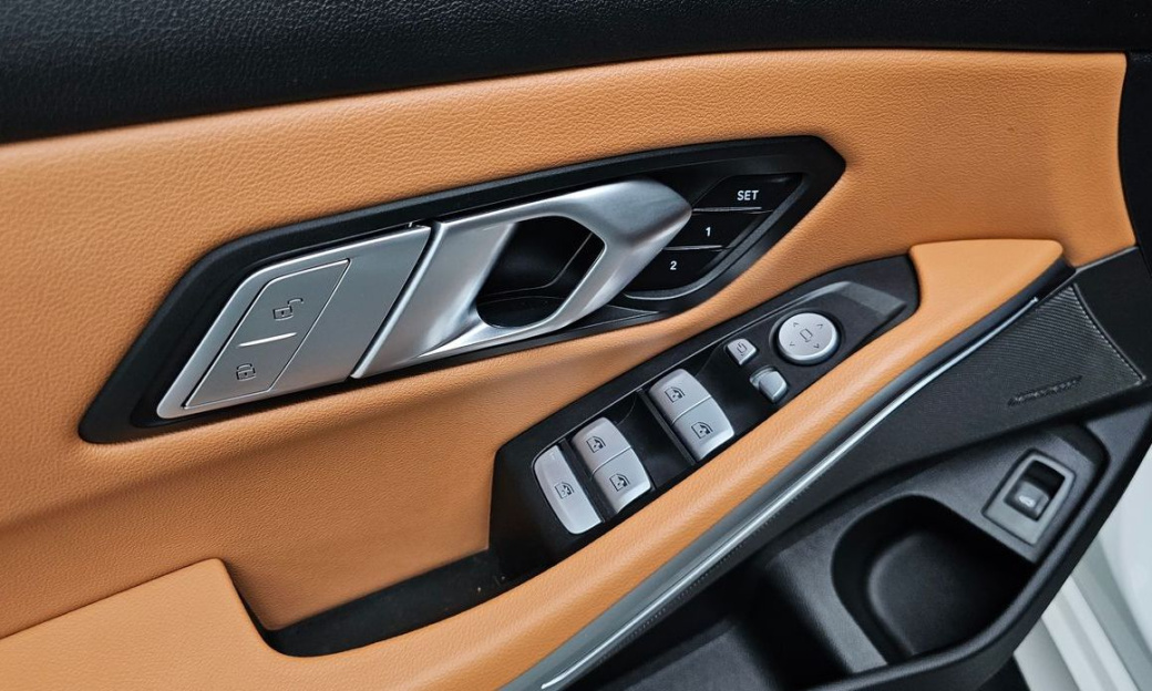 BMW 3-Series 320i M Sport, 2024